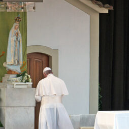 Consagração da Rússia e da Ucrânia ao Imaculado Coração de Maria Papa Francisco em Fátima
